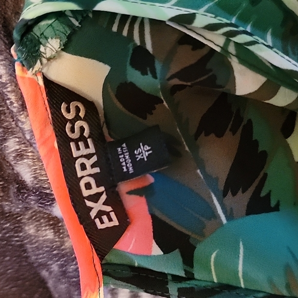 Express Tank Top - Picture 4 of 4